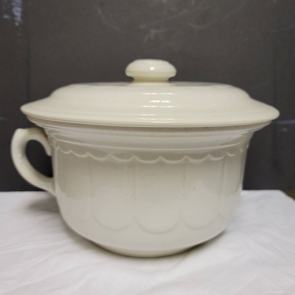 Vintage Ironstone Ceramic White round Chamber pot handle and lid Slot jar potty